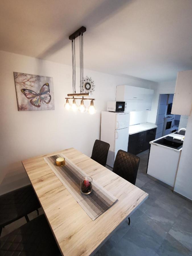 Ema Studio Apartman Karlovac Exteriér fotografie