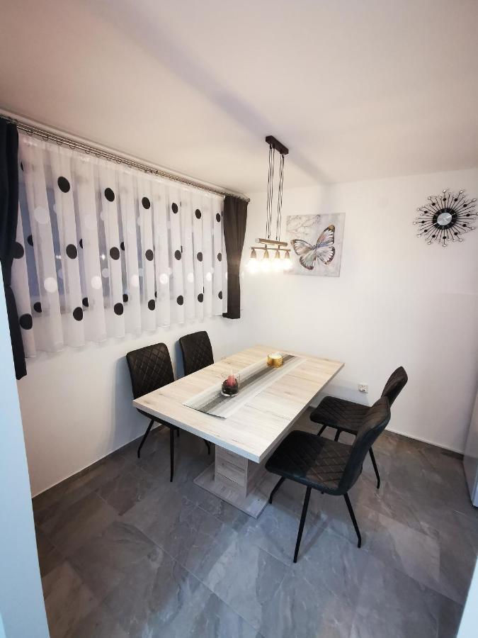 Ema Studio Apartman Karlovac Exteriér fotografie